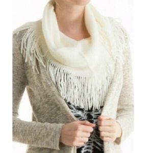 infinity scarf with fringes